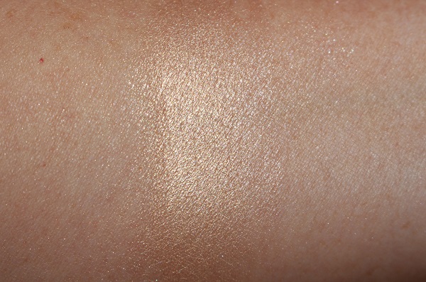 REESON Beauty Highlighter Duo Swatches -Balm first with Powder on top